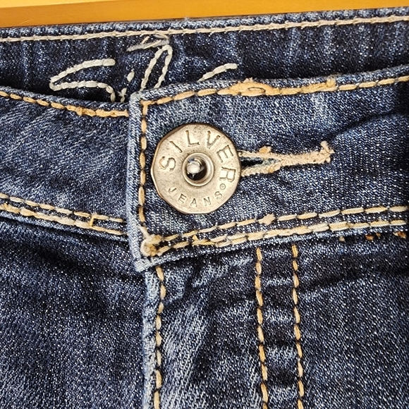 Silver Jeans Aiko Capri Dark Wash Distressed Factory Fade Size 29 - Picture 4 of 15